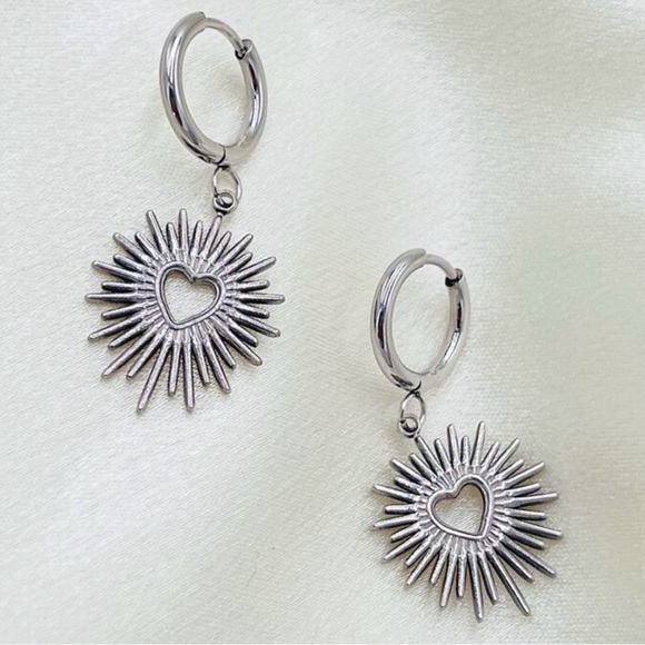 “Radiant Sacred Heart” of Jesus Immaculate Mary Burst Explode Catholic Earrings - Picture 3 of 16